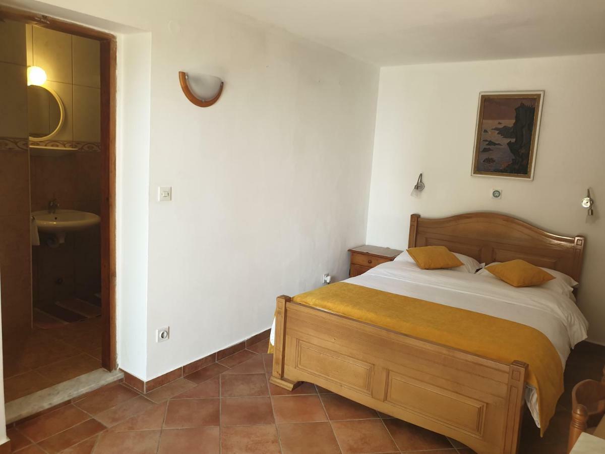 Zoro Apartments Sveti Stefan Bagian luar foto
