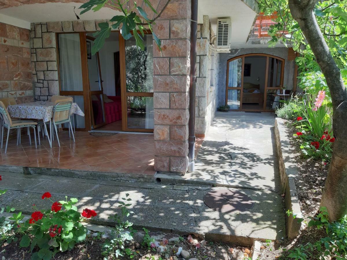 Zoro Apartments Sveti Stefan Bagian luar foto