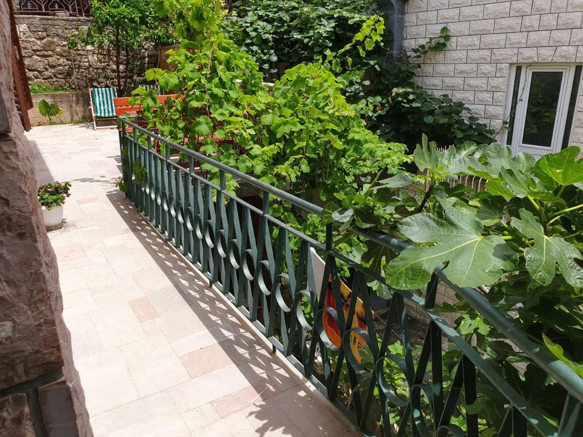 Zoro Apartments Sveti Stefan Bagian luar foto