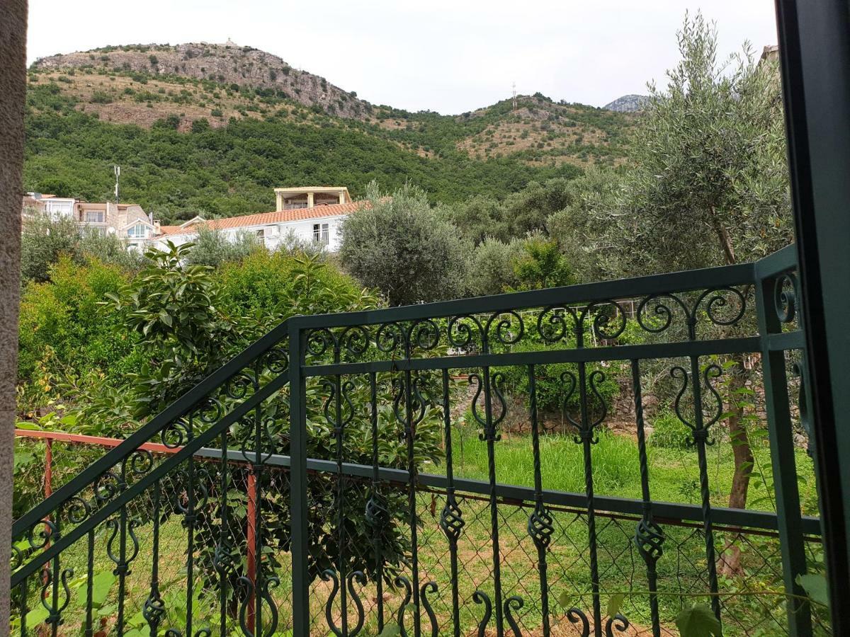 Zoro Apartments Sveti Stefan Bagian luar foto