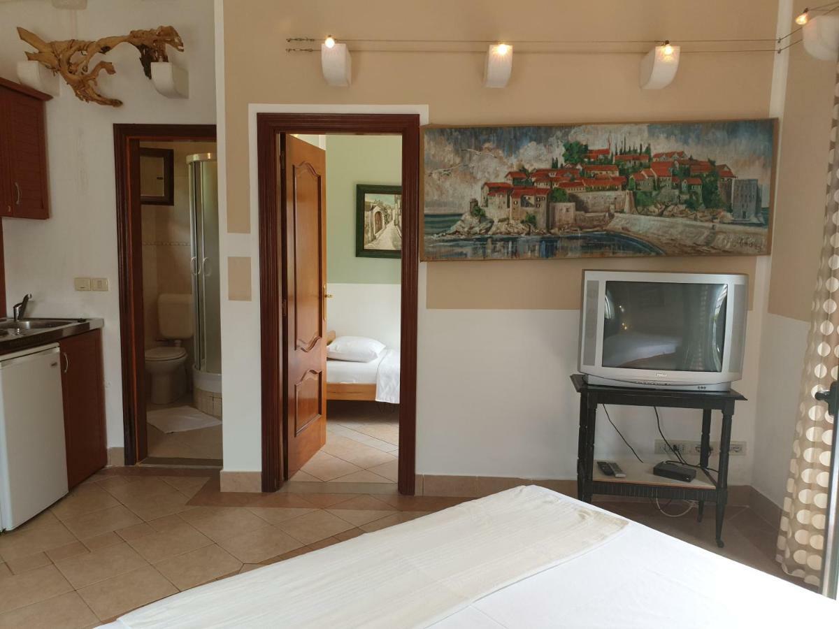 Zoro Apartments Sveti Stefan Bagian luar foto