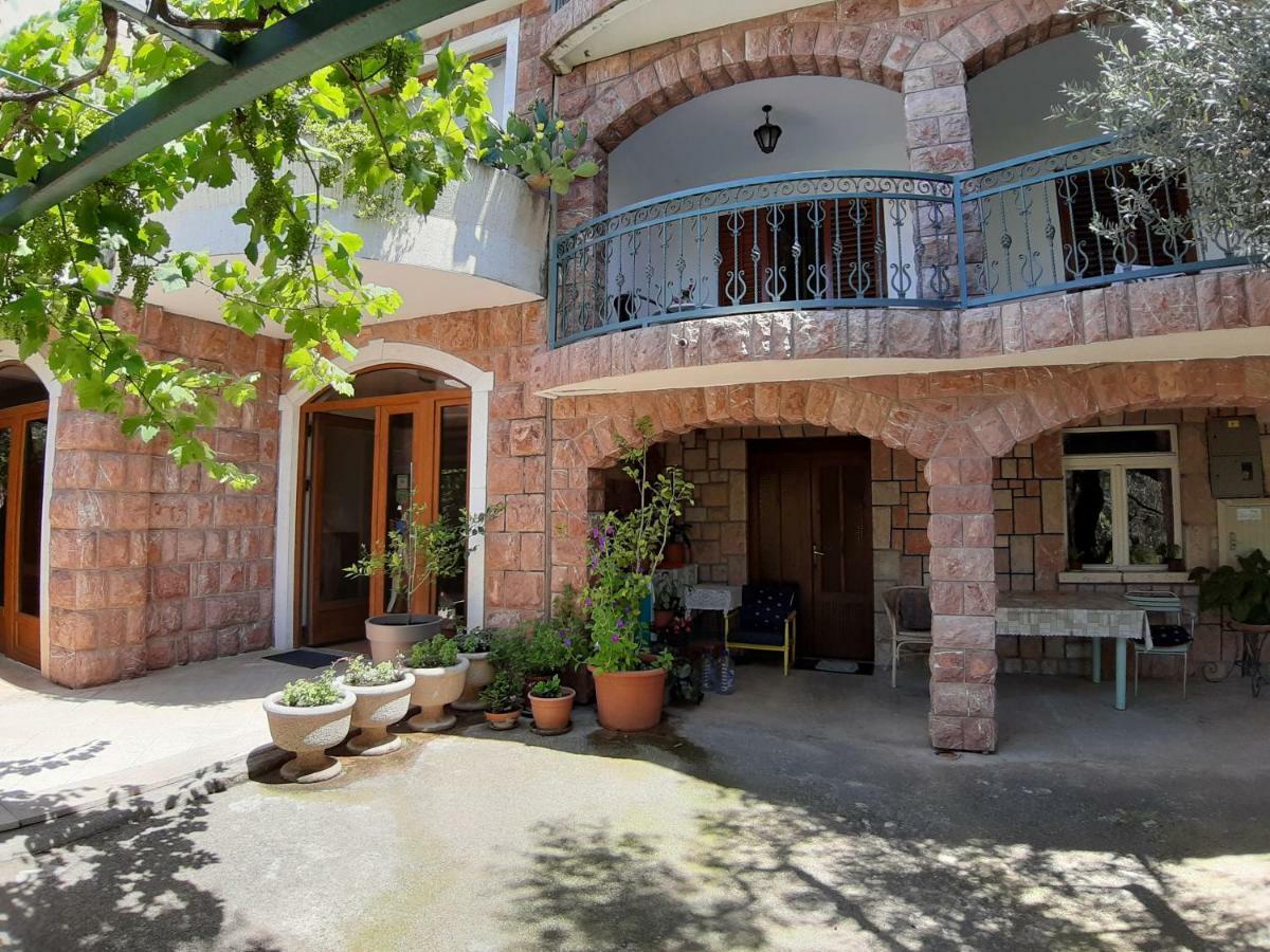 Zoro Apartments Sveti Stefan Bagian luar foto