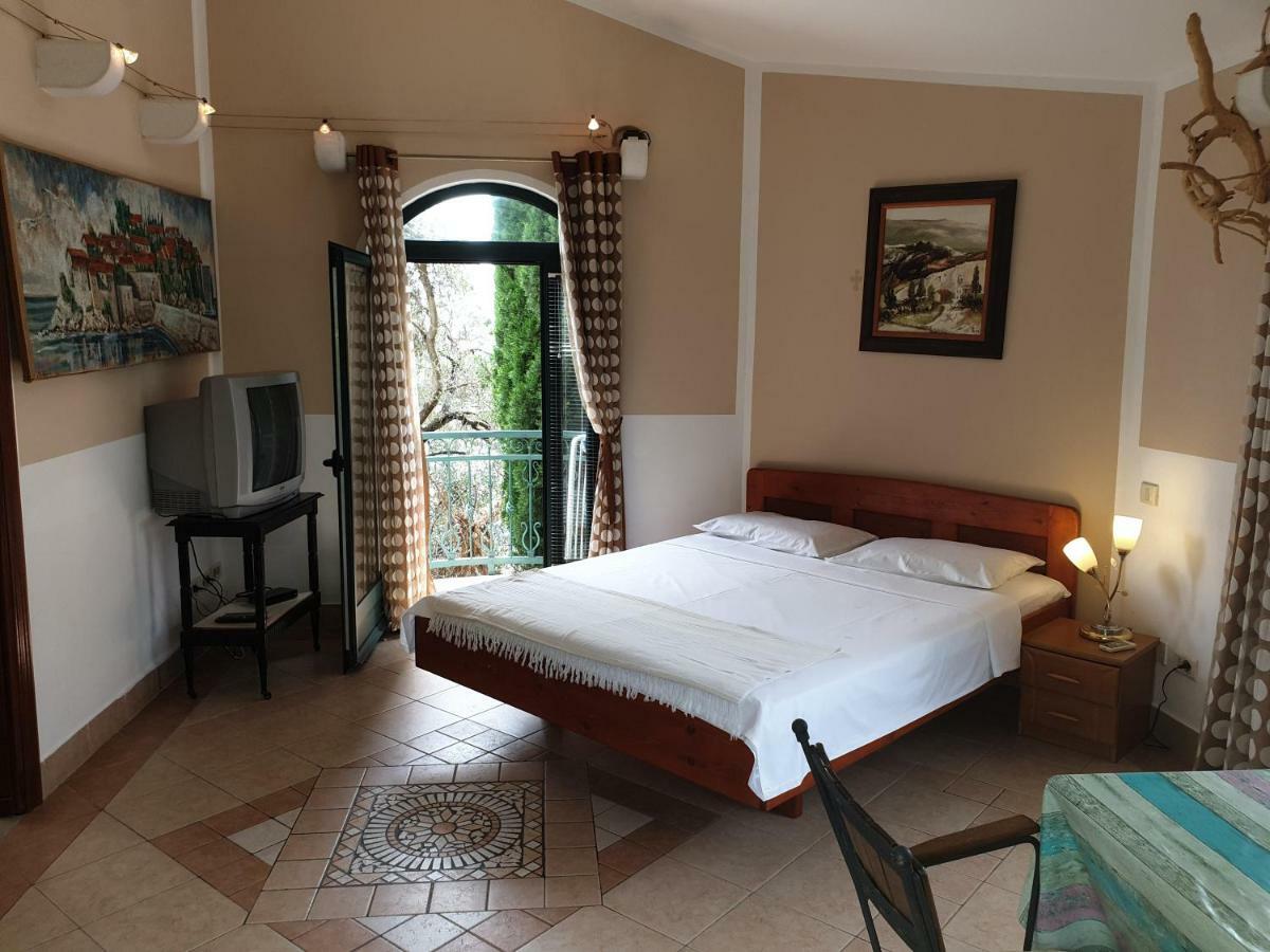 Zoro Apartments Sveti Stefan Bagian luar foto